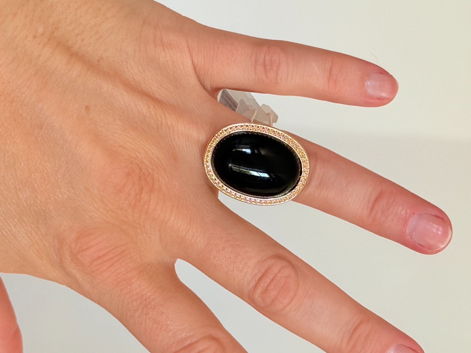 Ringe: Bague or pierre noire forme ovale resize – Neu und originalverpackt aus Genève von AGBERG 5