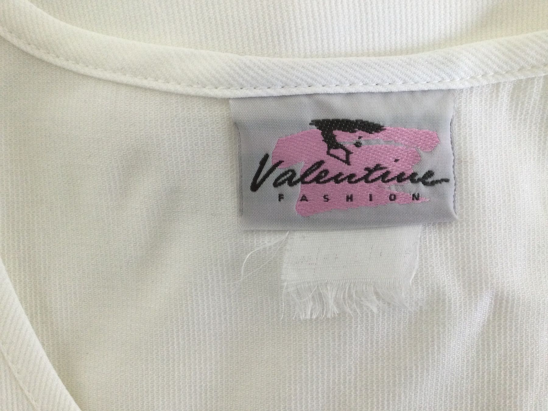Top: Neuwertiges weisses Sommertop/Bluse – Usato da Baar venduto da negombo 5
