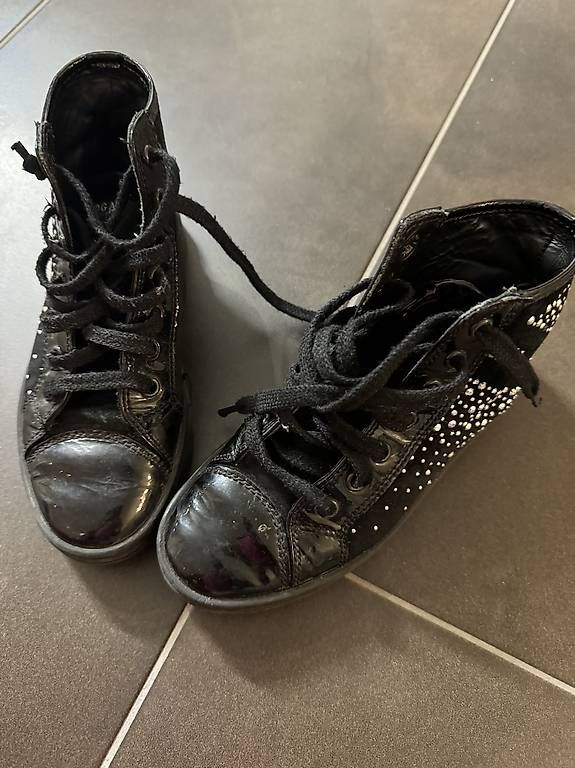 Schuhe für Mädchen: Hogan Sneakers mit Strass Gr 30 – Gebraucht aus Freienbach von ang_8xxz 1