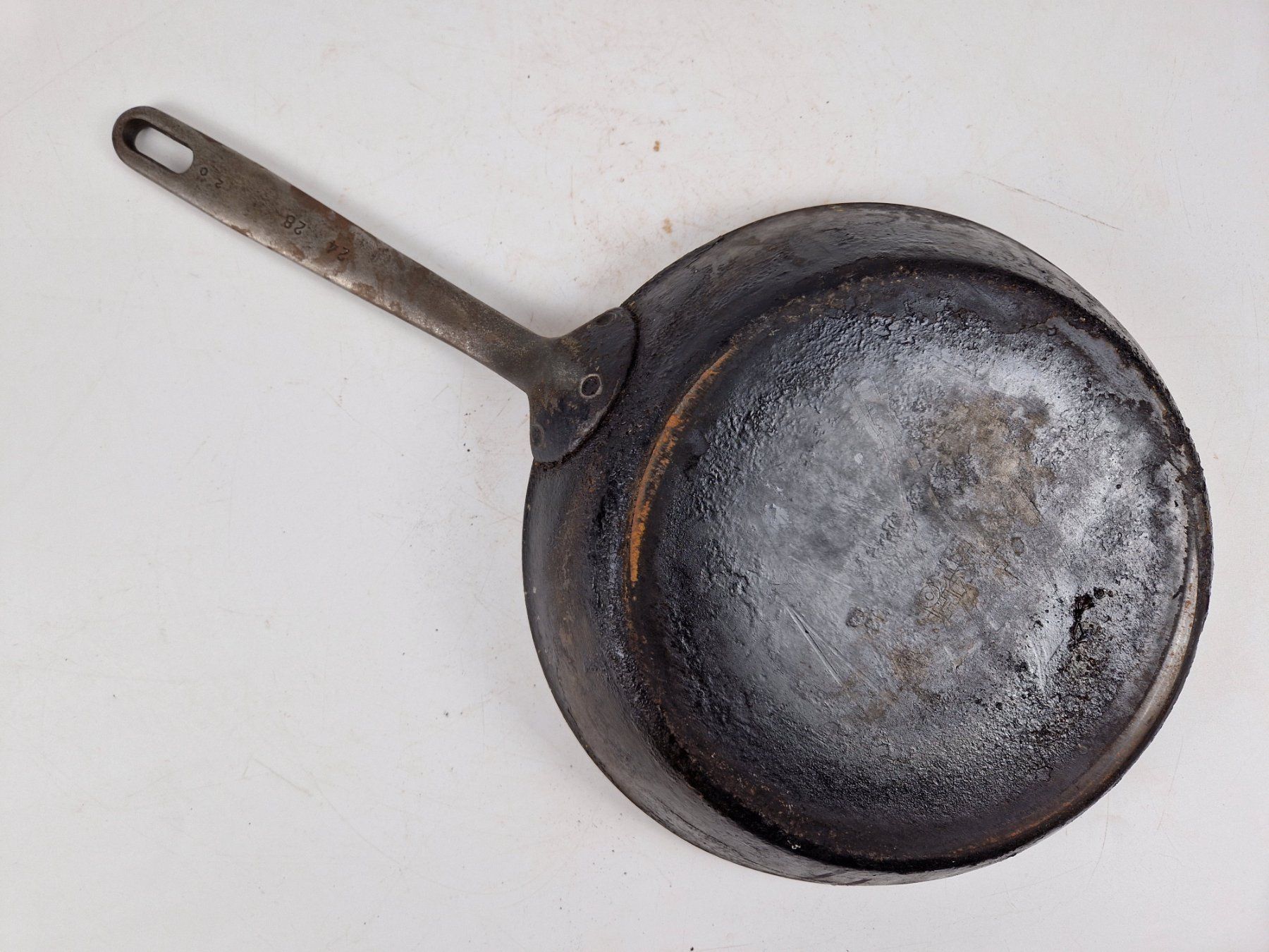 Pfannen: Schwere Eisenpfanne – Gebraucht aus Muhen von Restwert_Muhen 2