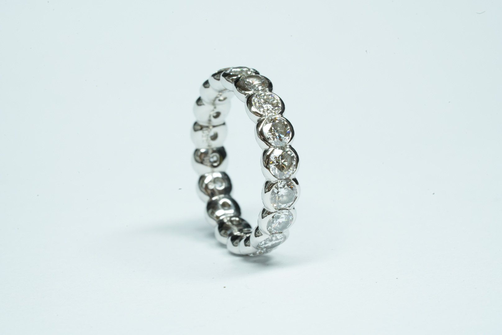 Ringe: Alliance Fingerring 950 Platin mit Diamanten – Gebraucht aus Bülach von Re-Jewelled 1