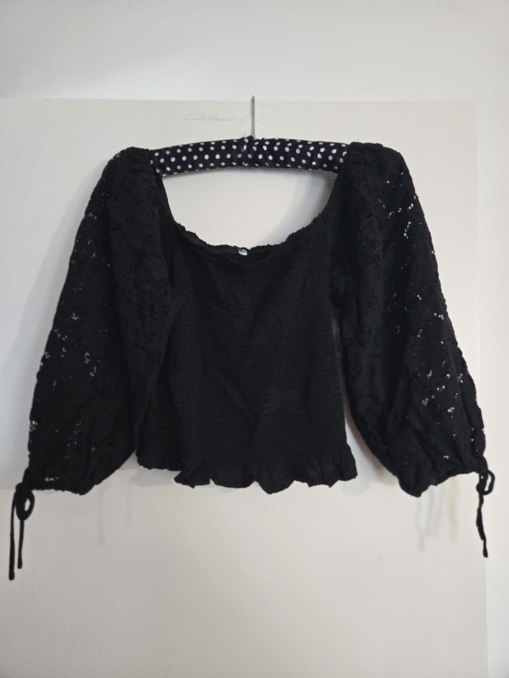 Camicette: Schwarze Carmen-Bluse mit Spitze, Gr. L – Nuovo (secondo la descrizione) da Dübendorf venduto da Timulka