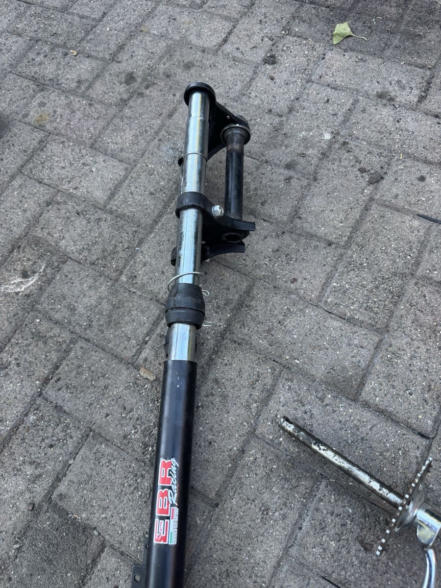Puch Parti ricambio per ciclomotori: Puch Maxi EBR Gabel Schwinge usw.  – Usato da Leuggern venduto da Darwin016 9