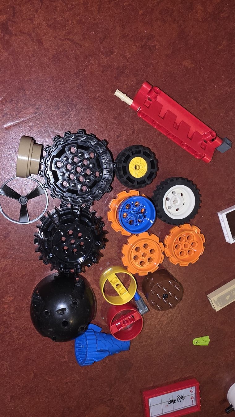 Lego Jouets: Lego 5.5 kilo  – D'occasion à Zürich par Ralaualiyas 3