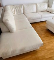 Grosses Ecksofa mit Hocker, Elfenbein