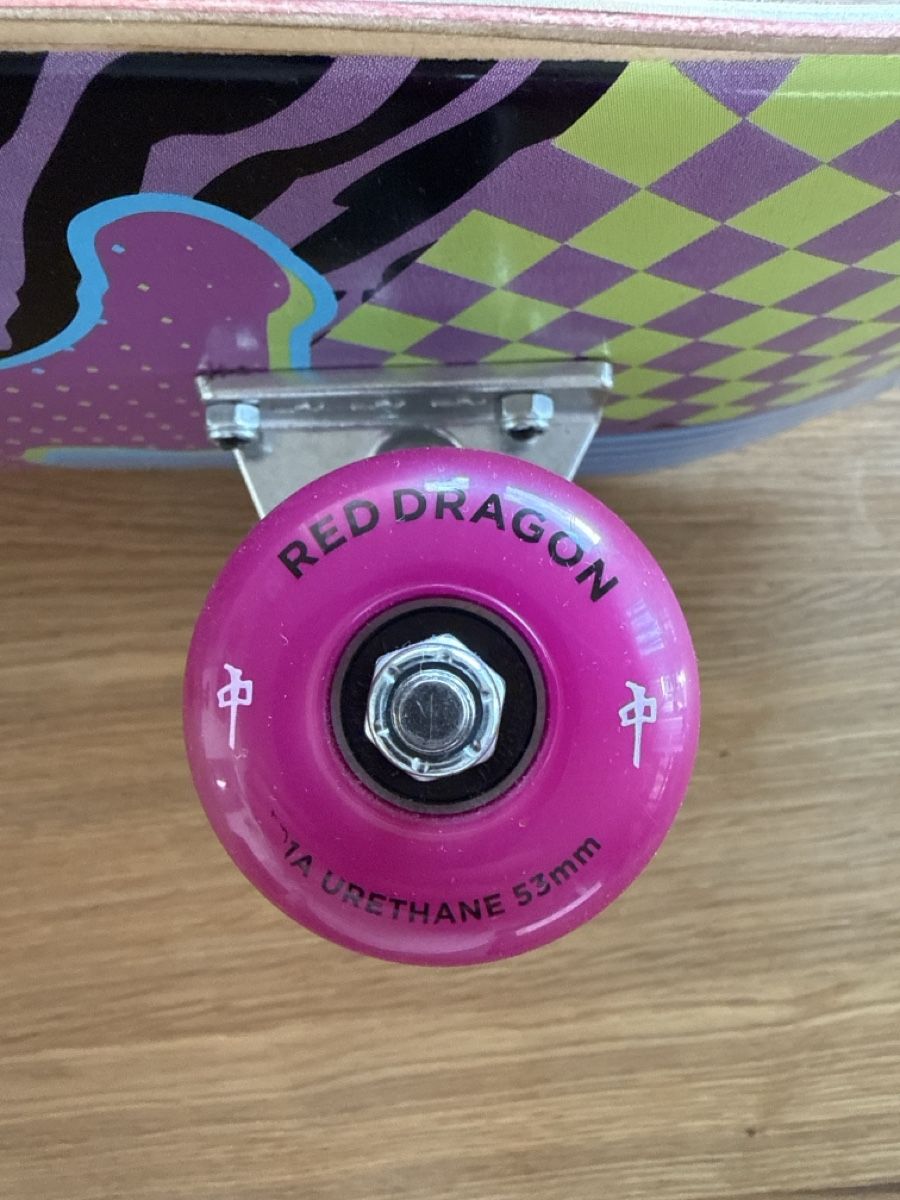 Skateboards: Skateboard Red Dragon bunt – D'occasion à Fehraltorf par ara_zz6s 2