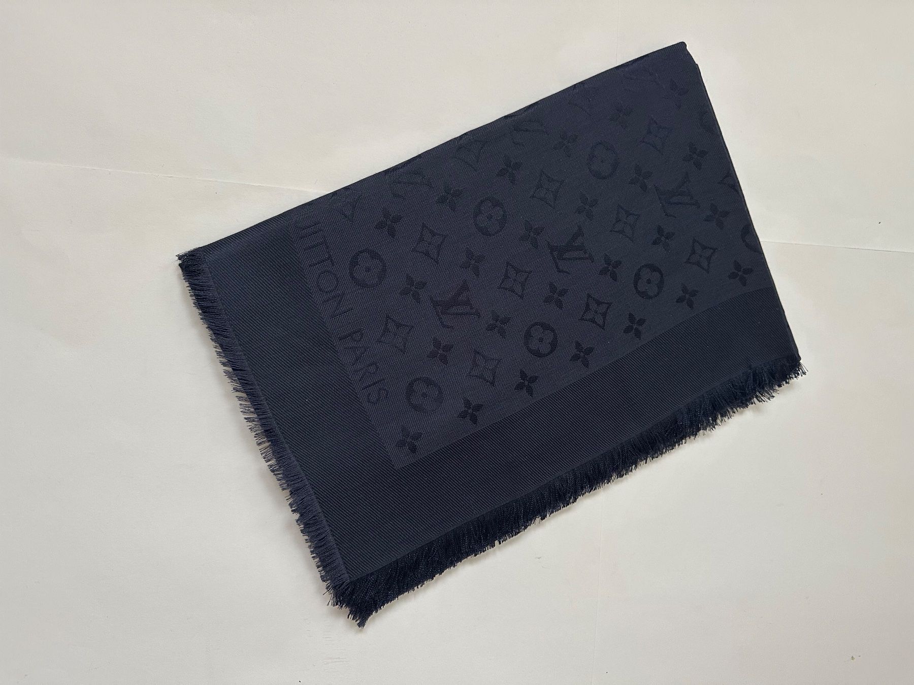 Louis Vuitton Foulards & écharpes: Louis Vuitton scialle – Neuf (Voir description) à Pregassona par Reluxuryspace 1