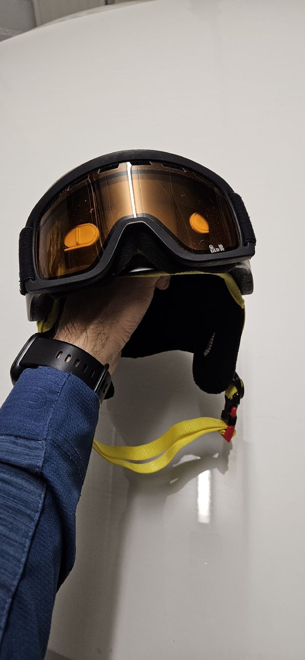 Helme: Skihelm schwarz Grösse XS/S – Gebraucht aus Wil SG von T_T 4