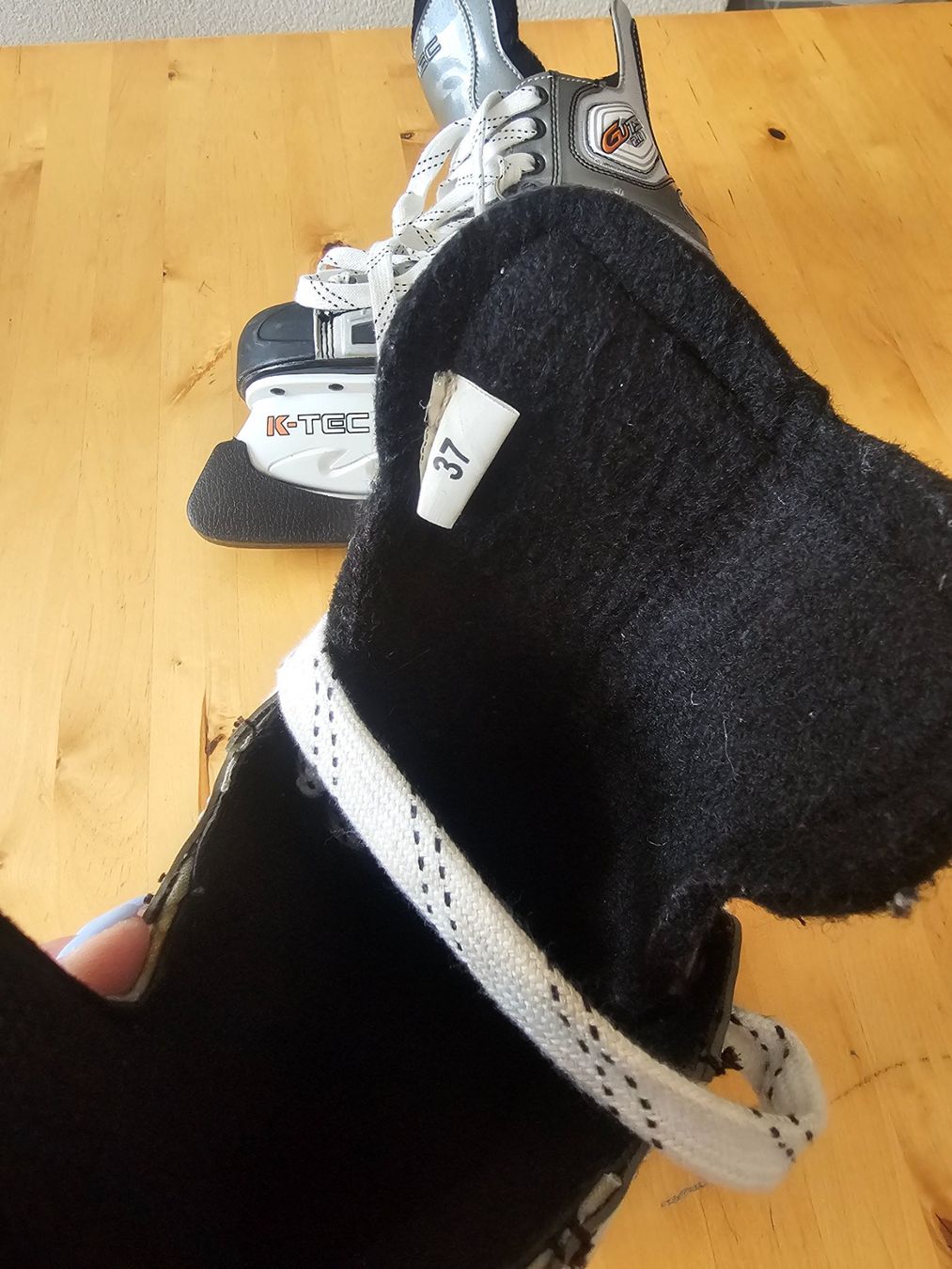 Pattini da ghiaccio: Eishockeyschlittschuh K-Tec – Usato da Boll venduto da mcsaendy 1