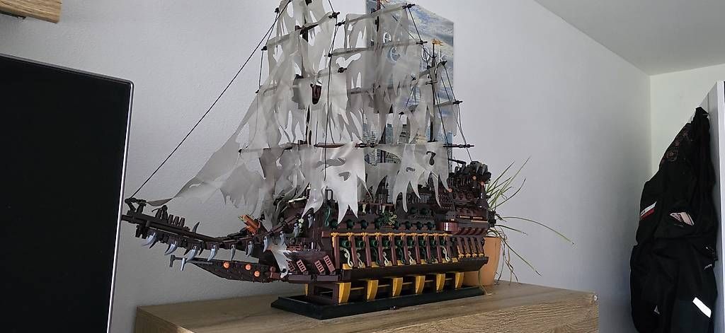 Kit di costruzioni: Mould King Flying Dutchman – Usato da Buochs venduto da seb_bwy5