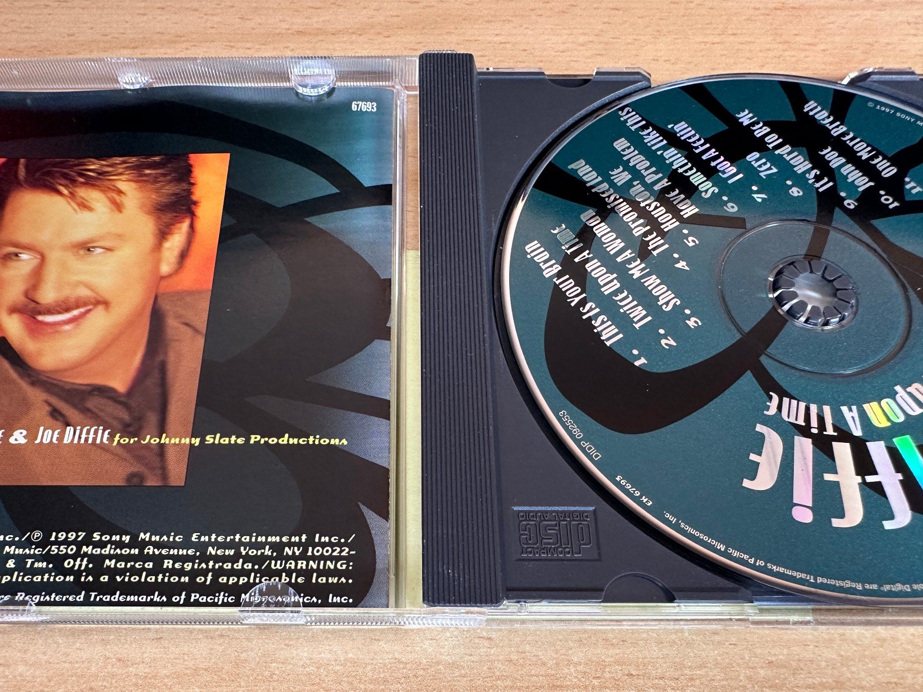 CD: Joe Diffie – Twice Upon A Time – Usato da Rikon im Tösstal venduto da Alpenmutz 2