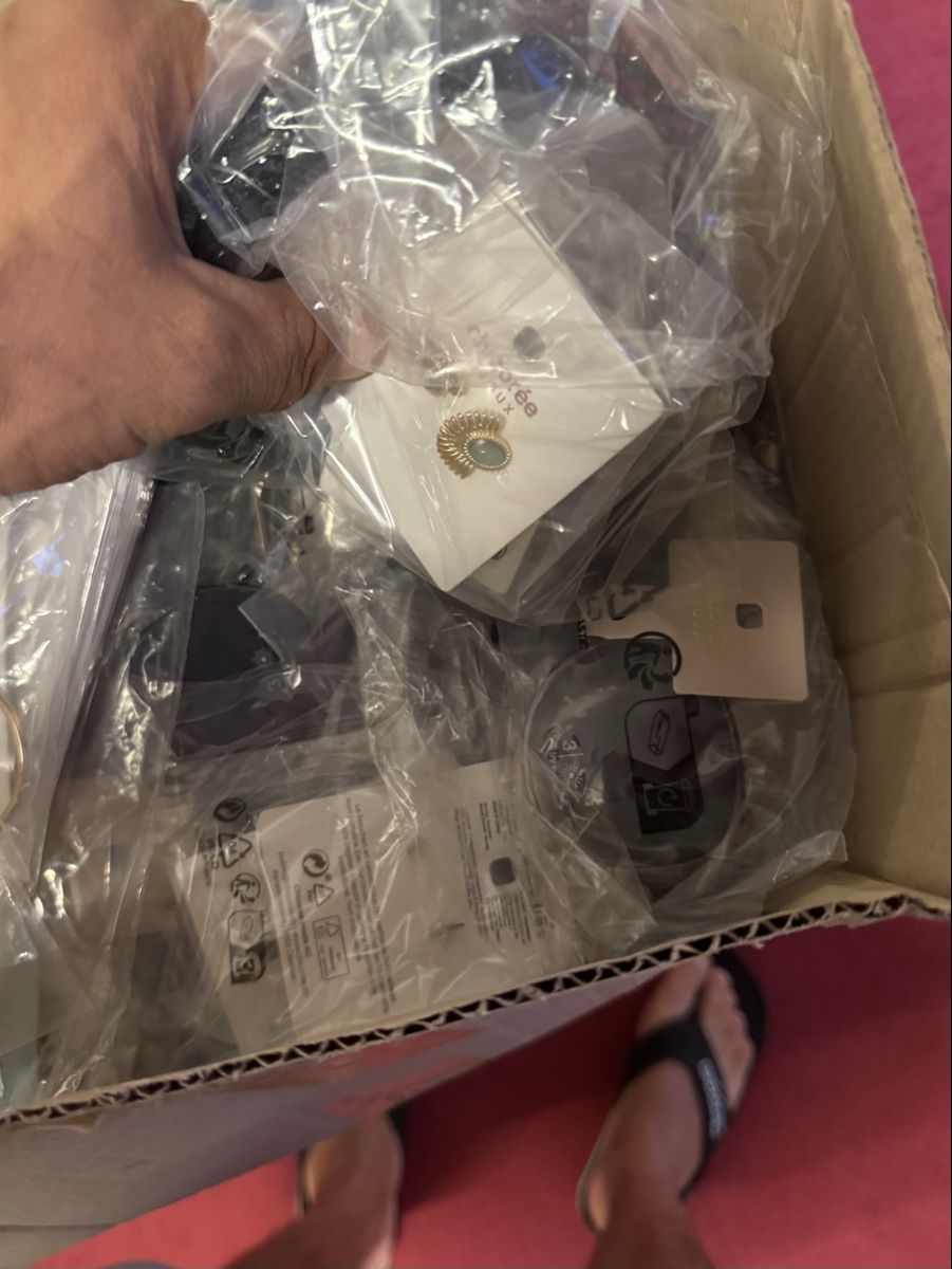 Altri gioielli: Lot Schmuck & Brillen neu voller Karton  – Nuovo (secondo la descrizione) da Schlieren venduto da Freundlich02 9