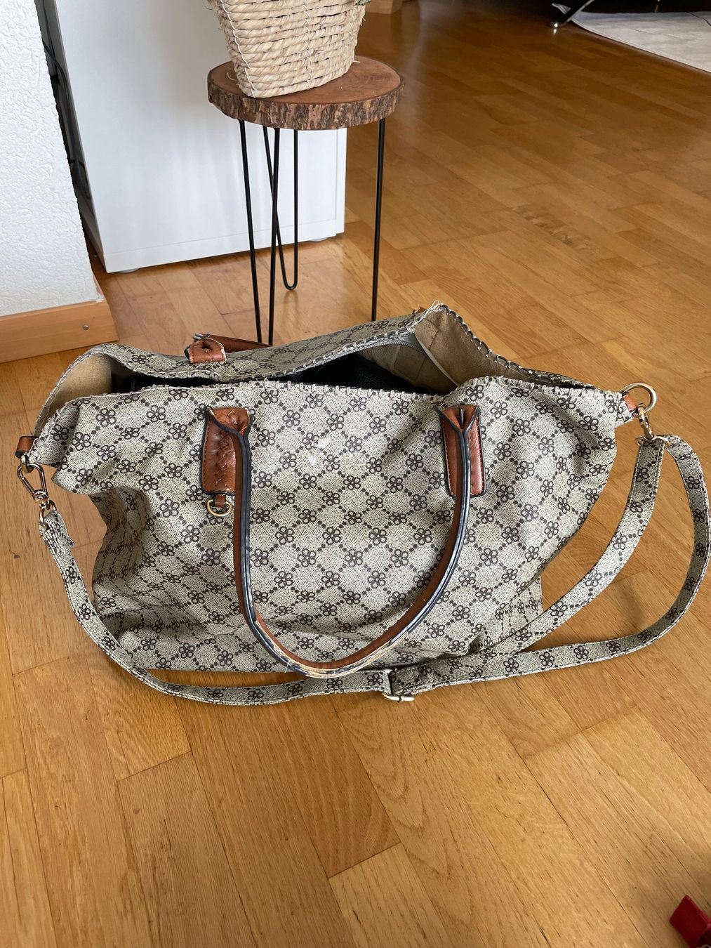 Taschen für Damen: Tasche – Gebraucht aus Selzach von iagiag98
