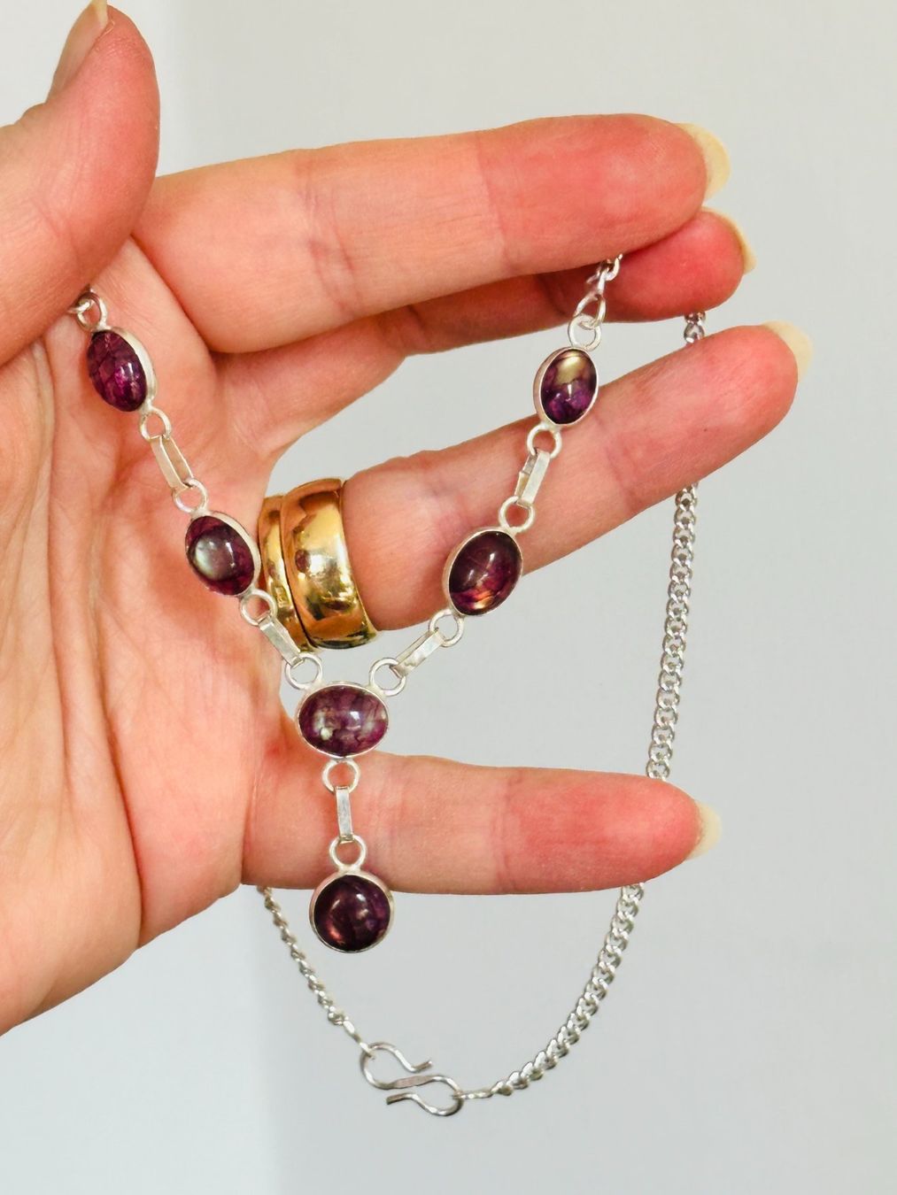 Ketten: Labradorite necklace – Neu und originalverpackt aus Genève von AGBERG 1