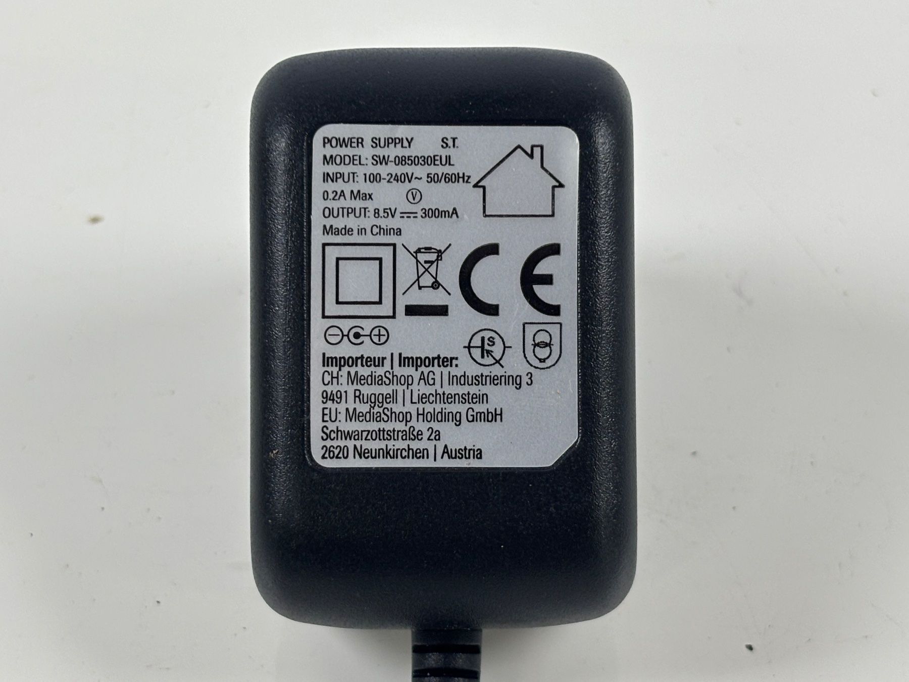 Ladegeräte: Netzteil SW-085030EUL 8.5V 300mA – Gebraucht aus Wettingen von Wendemarket 1