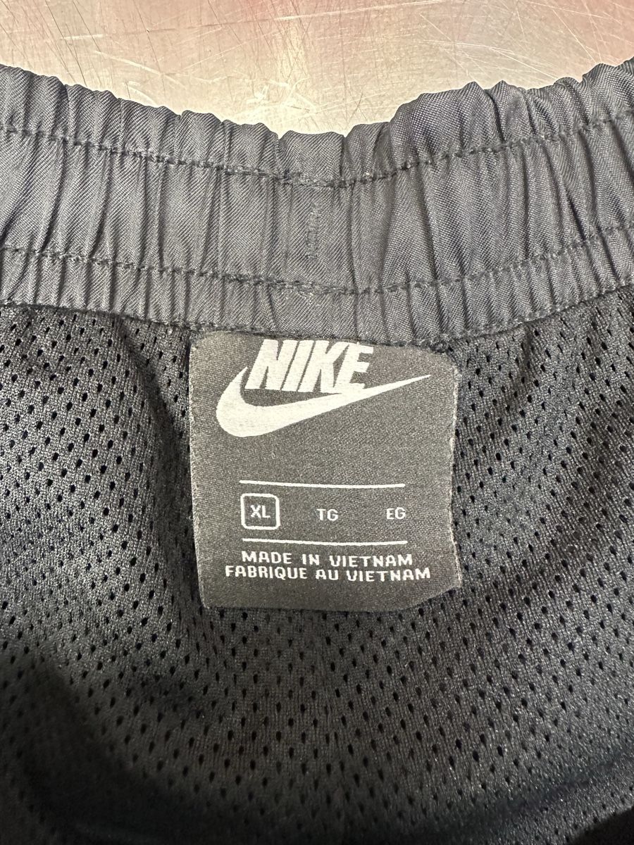 Nike Pantaloni: Nike Laufshorts schwarz – Usato da Schwende venduto da weesli 3
