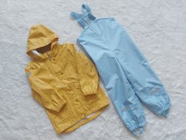Regenjacke und Latzhose Kinder Grösse 110/116 gelb/blau