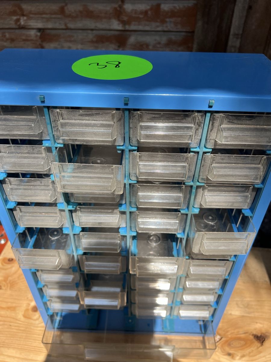 Alle Werkzeuge: Sortiment Blech Box mit Muttern – Gebraucht aus Neuenhof von Willi111 1