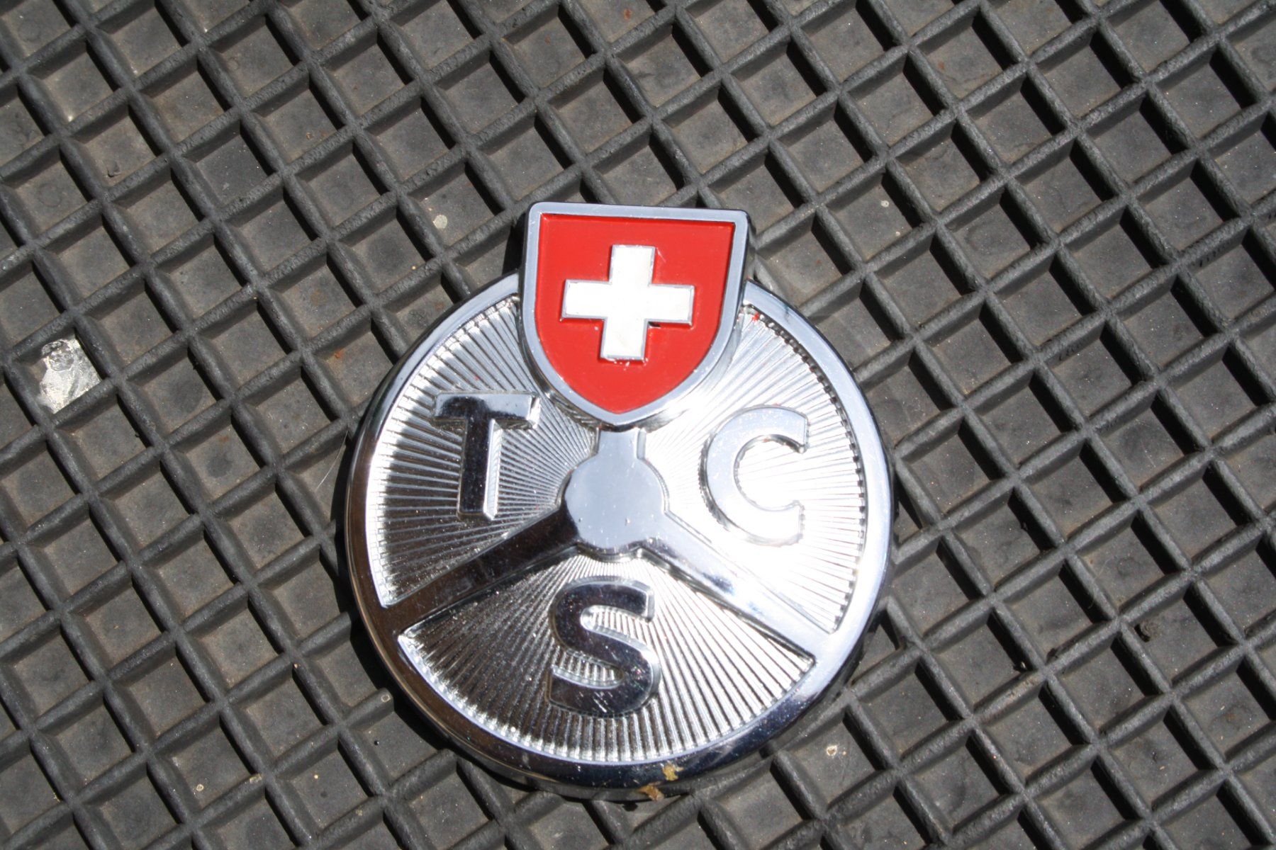 TCS Insegne: TCS EMBLEM  VINTAGE FÜR OLDTIMER – Usato da Wauwil venduto da Pneuedy 9