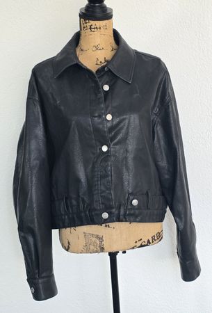 Zara Jacke, Kunstleder, Schwarz, Grösse  M/L!