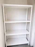 Scaffale bianco con 4 ampi ripiani 