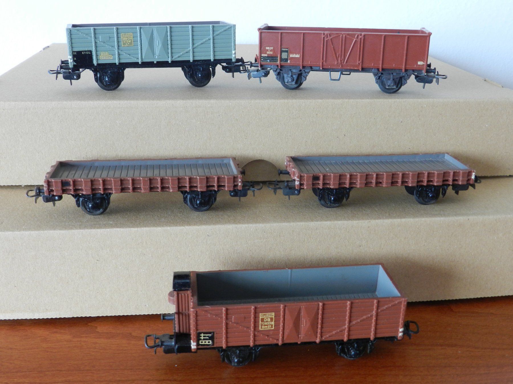 Buco Modellini di ferrovie: H0 AC BUCO Güterwagen 5 St – Usato da Arzier-Le Muids venduto da elocin83 2