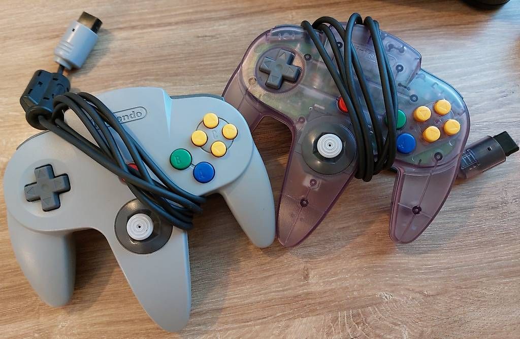 Consoles: Nintendo 64 Konsole inkl. 2 Controllern – D'occasion à Brislach par Rocksie