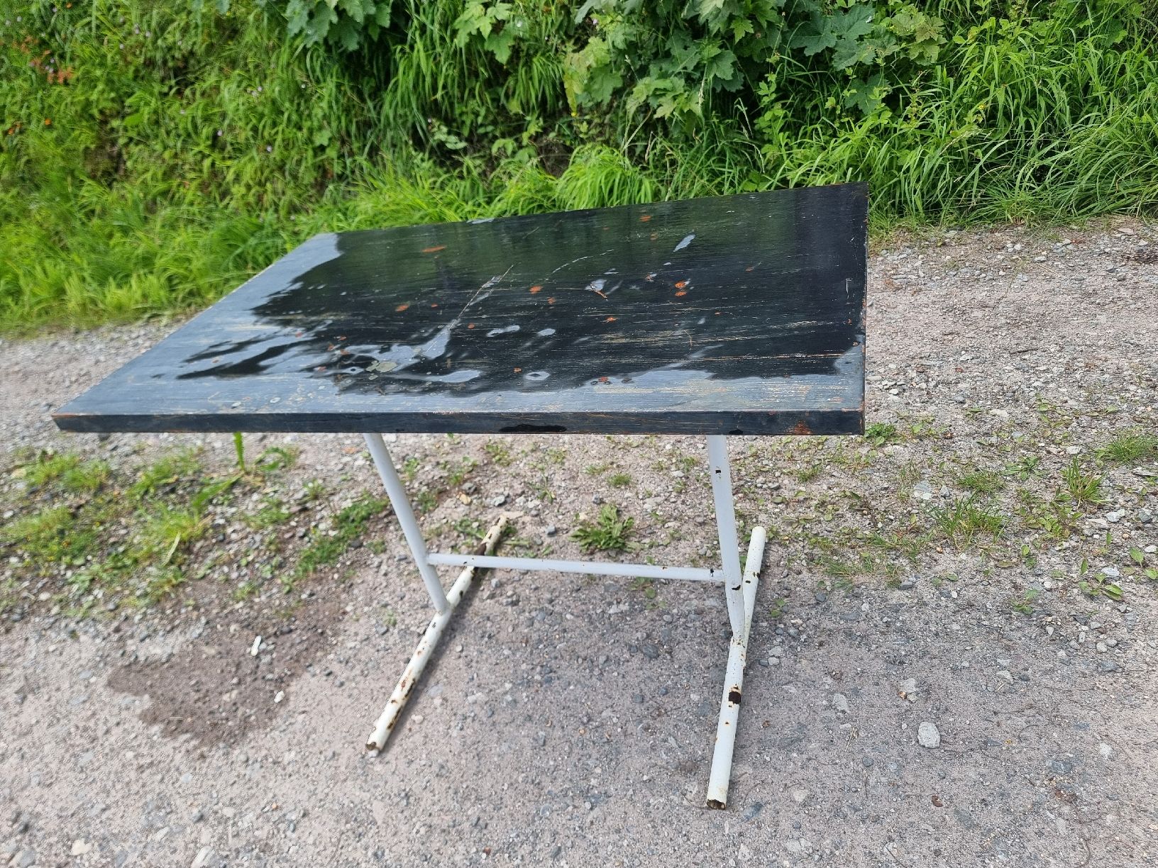 Tavoli: Gartentisch klappbar mit Eisengestell  – Usato da Berschis venduto da treedosha01