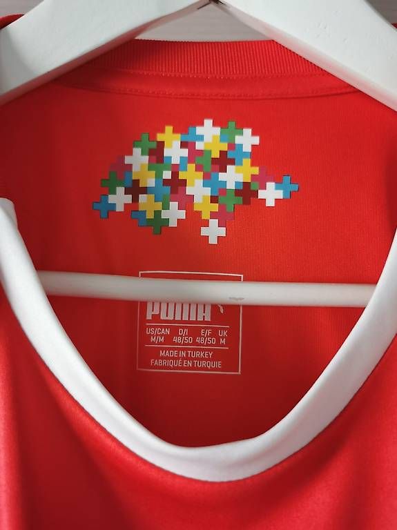 Puma Canottiere & Pantaloni: Schweizer Fussballtrikot Puma Grösse M – Usato da Scheuren venduto da JanaBuerki 2