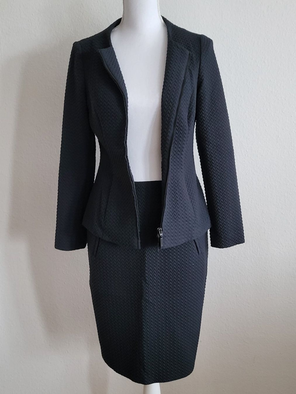Completi & Tailleur: Schicker, zeitloser schwarzer Damenanzug Gr. 36 - top! – Nuovo (secondo la descrizione) da Buchs AG venduto da Bela11