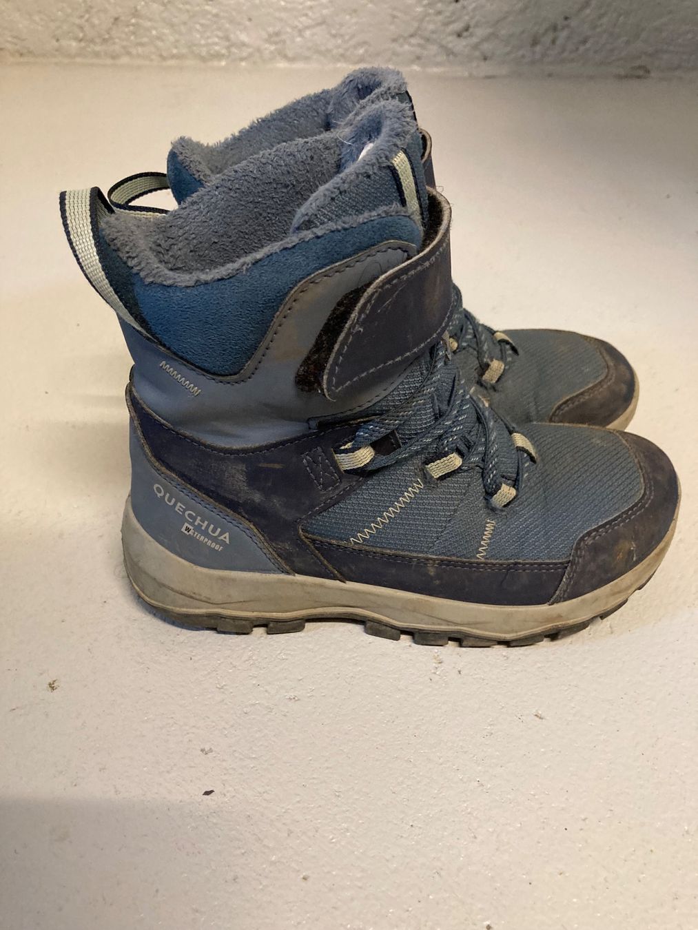 Decathlon Schuhe für Jungen: Warme Quechua Schneestiefel, Gr. 31 – Gebraucht aus Basel von Ullminator 1