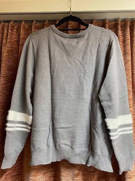 Maglioni & Felpe: Pullover mit Sujet "Goldnight", olivgrün und hellgrau – Usato da Cazis venduto da arinba 3