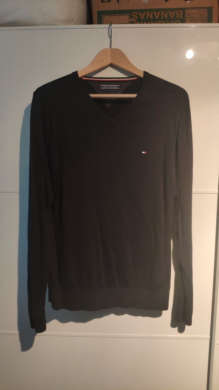Tommy Hilfiger Pullover & Sweatshirts: Tommy Hilfiger cotton silk pullover V-Neck schwarz – Gebraucht aus Zürich von Engiadina75