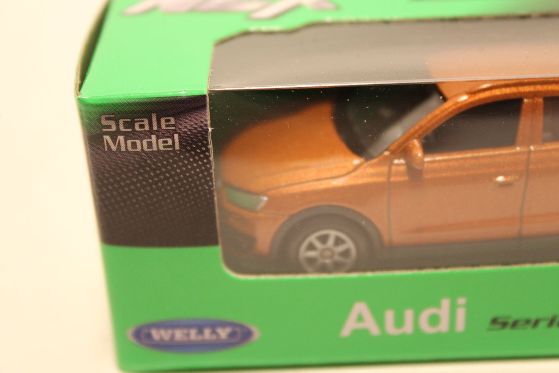 Audi Voitures modèles: Spielzeugauto - Audi Q3, braun-orange – Neuf avec emballage d'origine à Fehraltorf par haefens 2