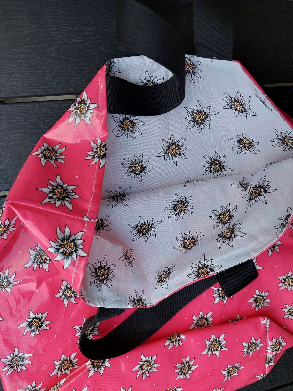 Sacs: Tasche pink mit Edelweiss Muster neu – Neuf avec emballage d'origine à Dübendorf par Volino 1