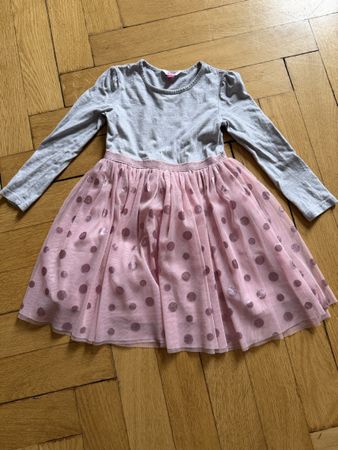 Süsses Mädchenkleid mit Tüllrock, Grösse 110, Top Zustand!