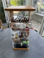 Humidor-Turm mit vielen Zigarren & Zübehor