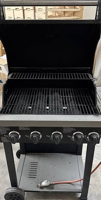 Griglie: Gasgrill – Usato da Uznach venduto da l0609 1