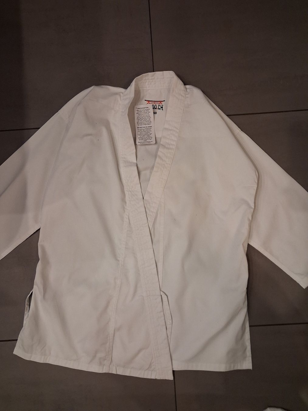 Kimono: Kimono Karaté – Nuovo e nell'imballaggio originale da Thierrens venduto da Tbox 2