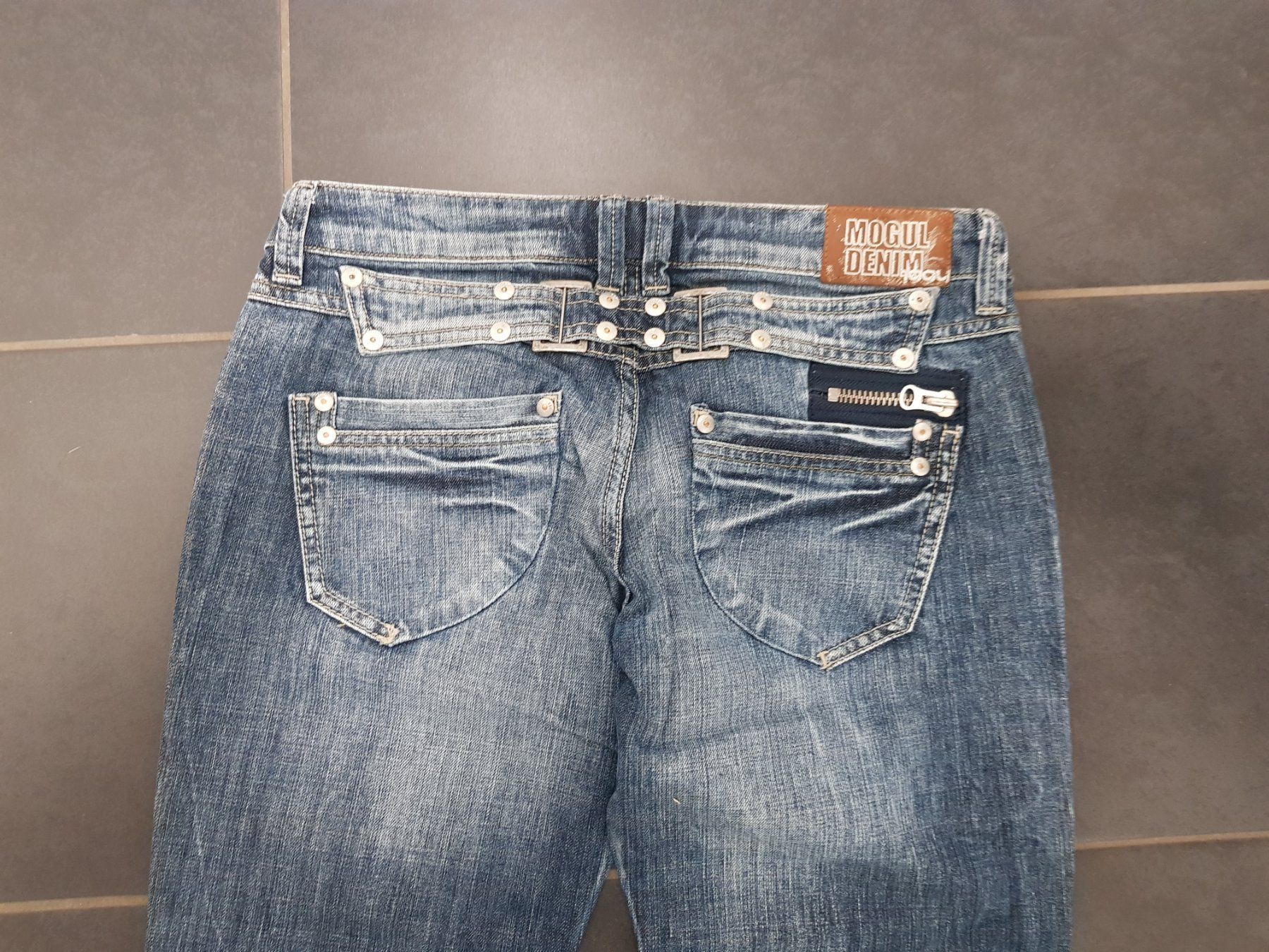 Jeans: Jeans – Usato da Oftringen venduto da bin_2wk8 2
