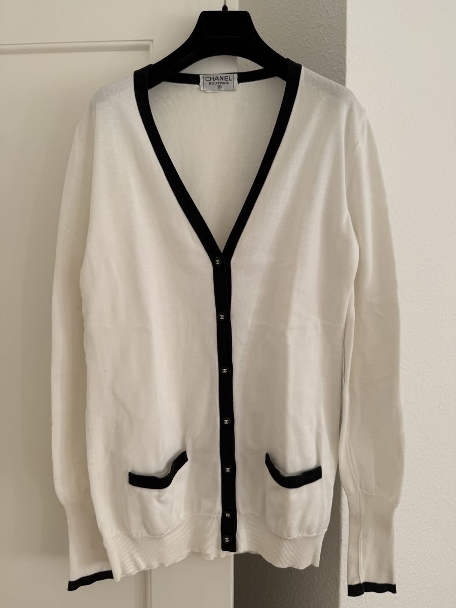 Gilets & Westen: Cardigan Chanel  – Neu (gemäss Beschreibung) aus Genève von gir_5vbp