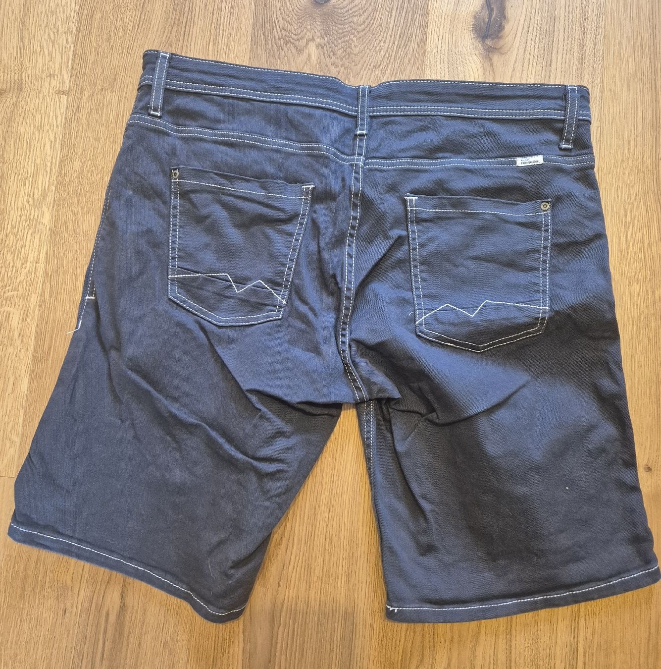 Pantaloni: Kurze Jeans-Shorts "Blend" (Gr. XL) – Usato da Gams venduto da tischi97 4