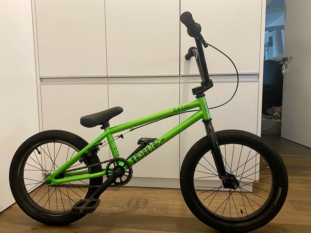 BMX Tribal Trap - Roue 20", 8 Couleurs, Freins U-Brake, Cadre Acier, Mono-vitesse