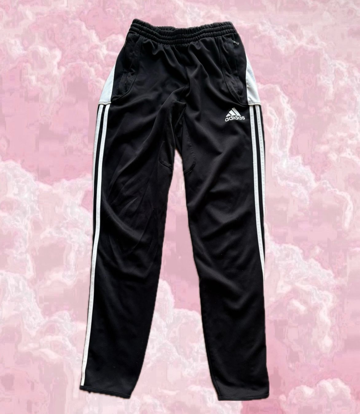 Adidas Pantaloni: Adidas Trackpants – Usato da Wigoltingen venduto da _vntg_