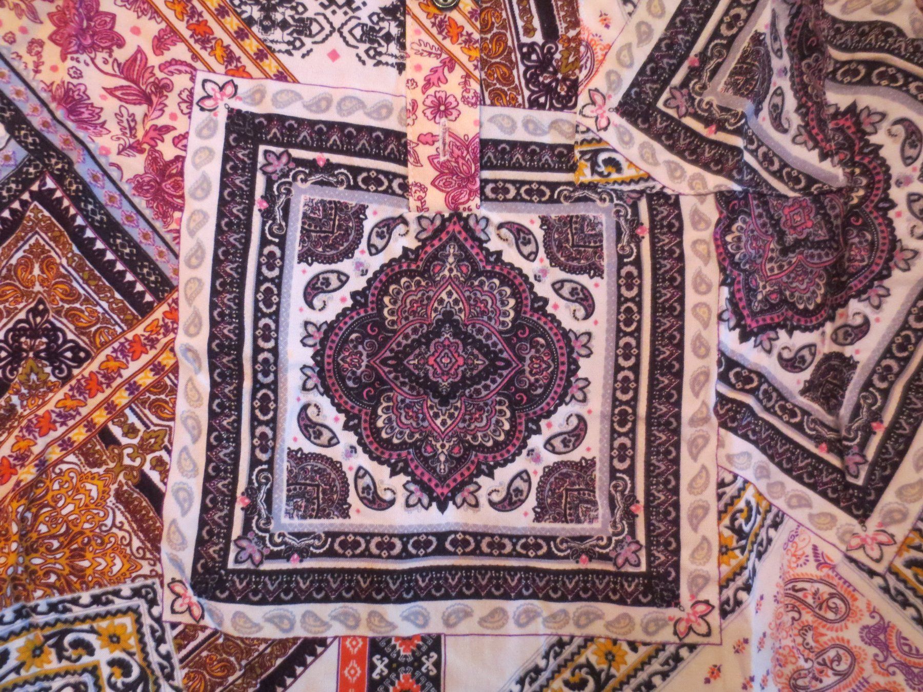 Tuniken: Tunika mit Muster M Gr. 40 - Leicht & Angenehm – Gebraucht aus Männedorf von Livingston 1