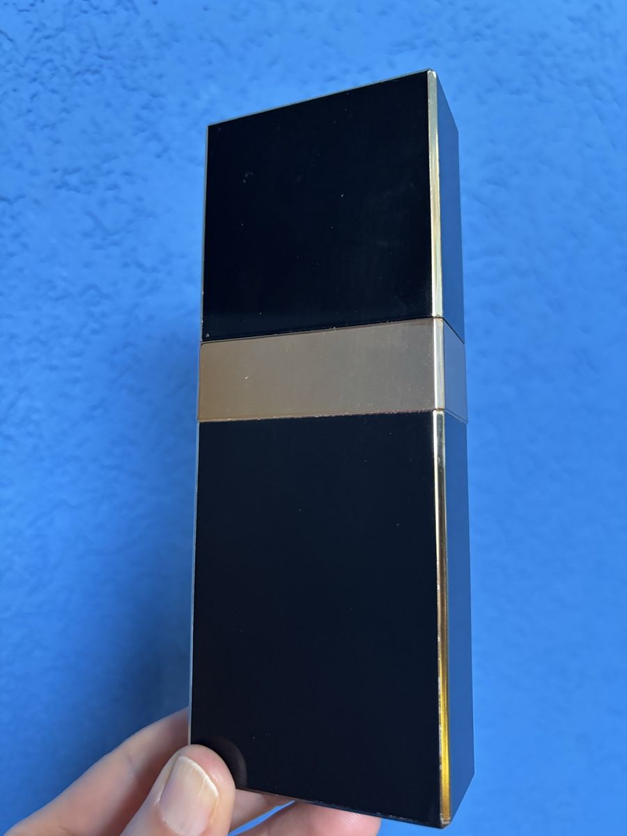 Chanel Coques & Protection écran: Coque-boîtier rechargeable parfum Coco Chanel – D'occasion à Founex par ari_2gt7