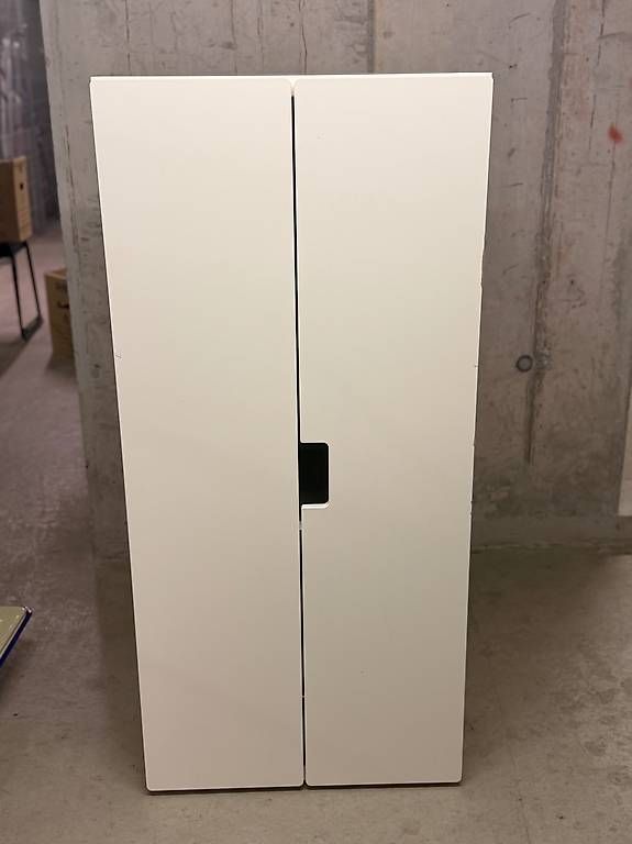 Schränke: Schrank mit Gebrauchspuren – Gebraucht aus Zürich von ziv_w2v8 1