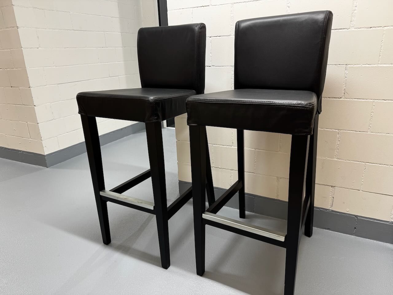 Ikea Seggioloni: Ikea Barhocker (2 Stück) – Usato da Nänikon venduto da Goofyjump 3