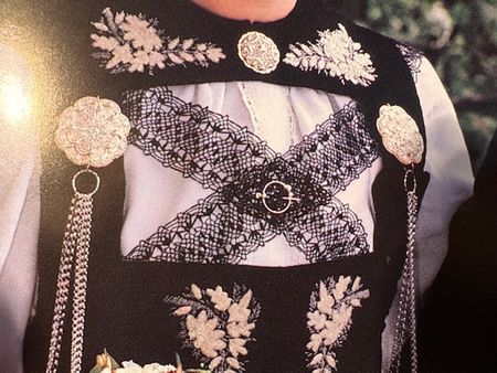 Tracht, Trachtenschmuck, Aargauer Trachtenschmuck