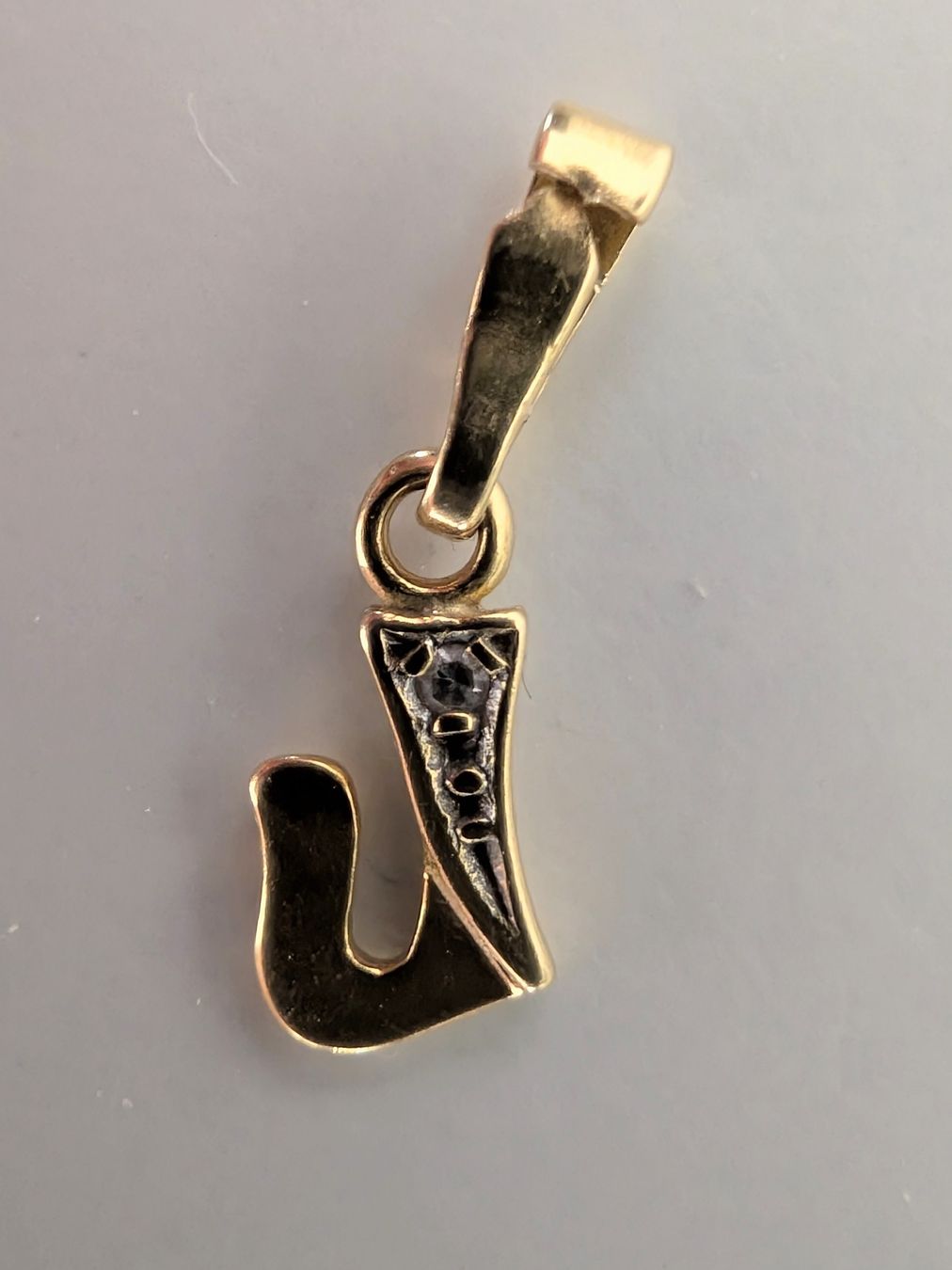 Pendentifs: Anhänger Buchstabe J Gold mit Stein – Défectueux à Horw par Hefe1 3